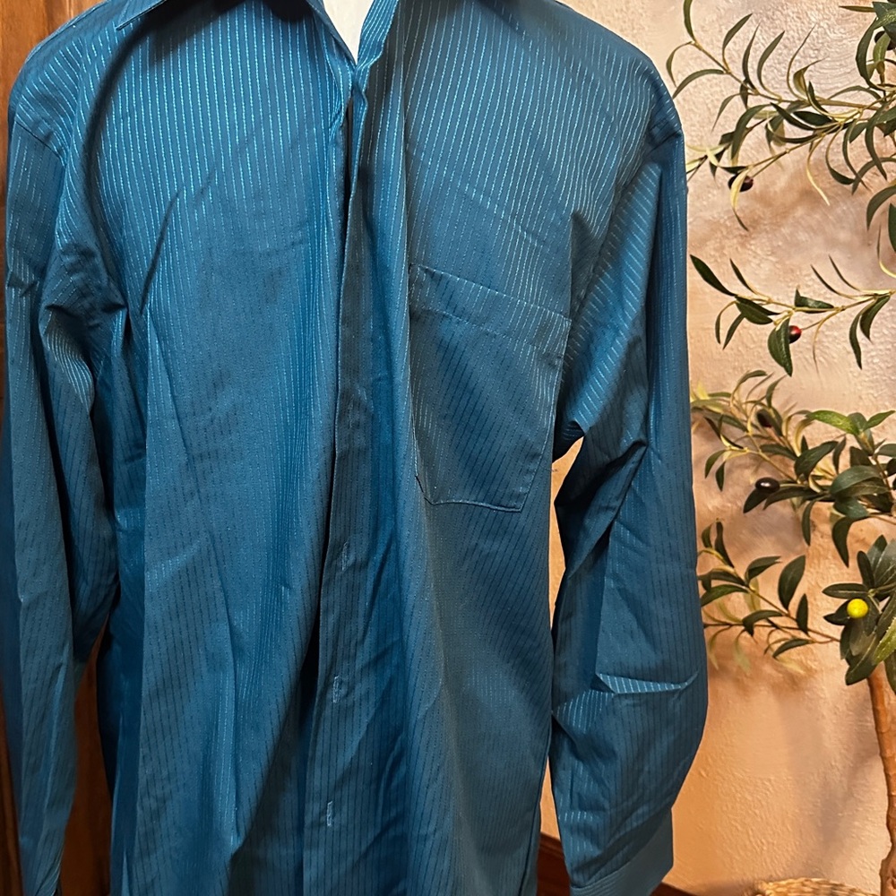 Van Heusen Mens Fitted Long Sleeve Dress Shirt Dark Teal, 17 32/33 XL